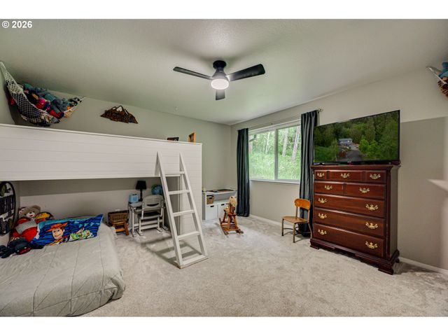 136 CHARLESTON Dr, Kalama, WA 98625