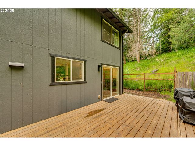 136 CHARLESTON Dr, Kalama, WA 98625