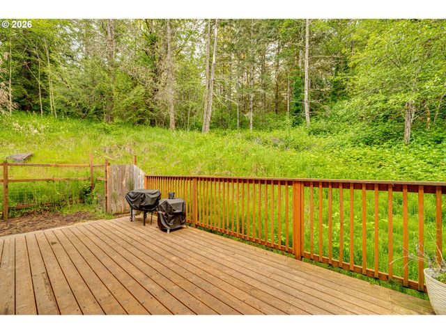 136 CHARLESTON Dr, Kalama, WA 98625