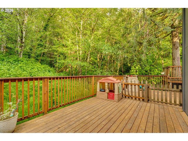 136 CHARLESTON Dr, Kalama, WA 98625