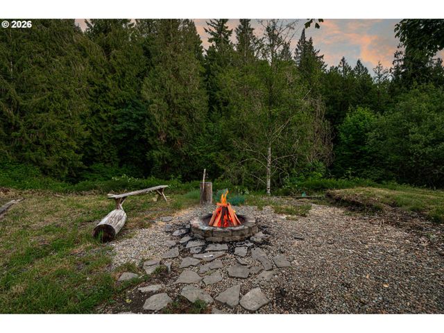 136 CHARLESTON Dr, Kalama, WA 98625