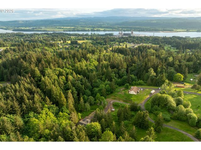 136 CHARLESTON Dr, Kalama, WA 98625