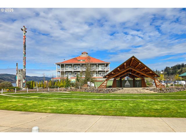 136 CHARLESTON Dr, Kalama, WA 98625