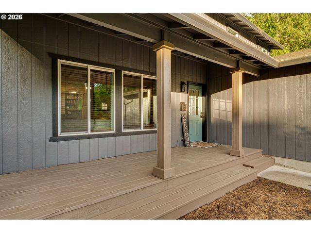 136 CHARLESTON Dr, Kalama, WA 98625