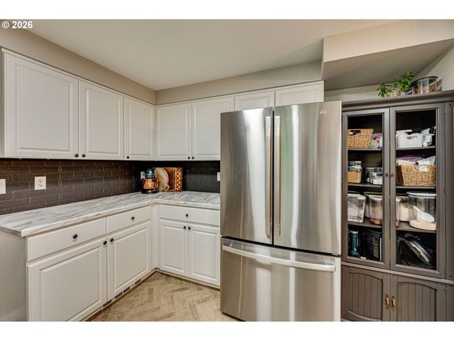 136 CHARLESTON Dr, Kalama, WA 98625
