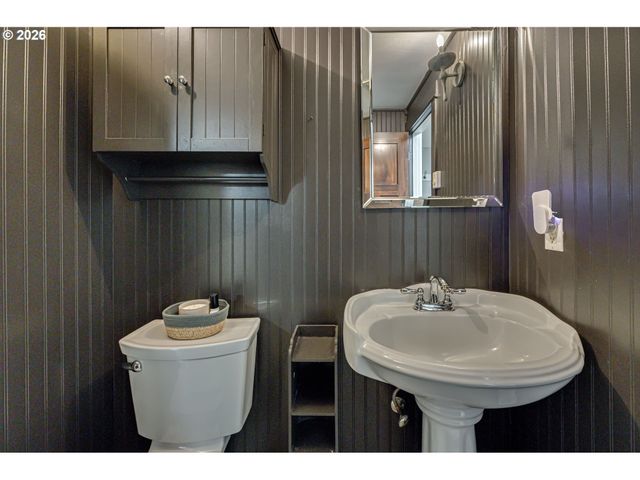 136 CHARLESTON Dr, Kalama, WA 98625