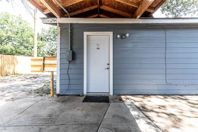 607 Brooks Avenue, Dallas, TX 75208