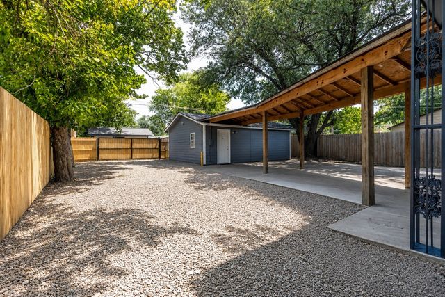 607 Brooks Avenue, Dallas, TX 75208