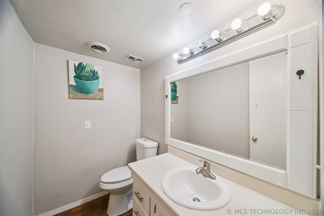 4614 E 68th Street S 119, Tulsa, OK 74136