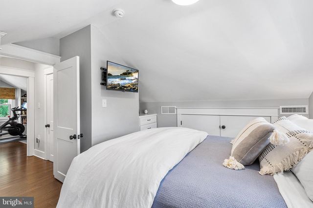 231 N ESSEX AVE, Narberth, PA 19072