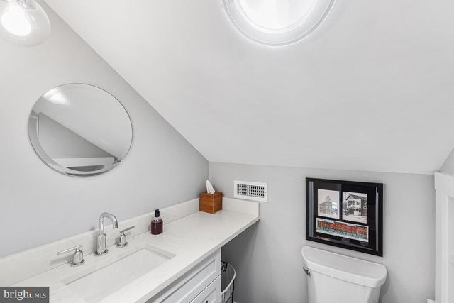 231 N ESSEX AVE, Narberth, PA 19072