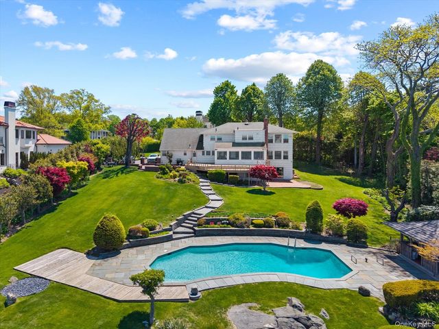 24 Cricket Lane, Great Neck, NY 11024