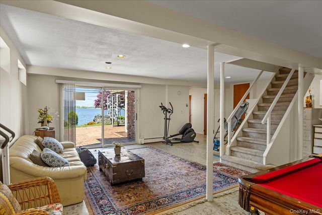 24 Cricket Lane, Great Neck, NY 11024