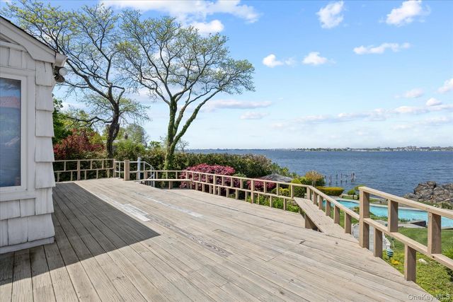 24 Cricket Lane, Great Neck, NY 11024