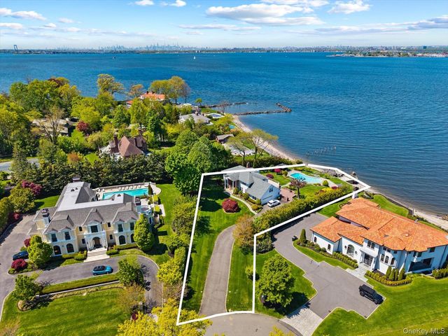 24 Cricket Lane, Great Neck, NY 11024