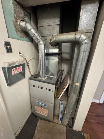 36227 Vinewood Street, Romulus, MI 48174