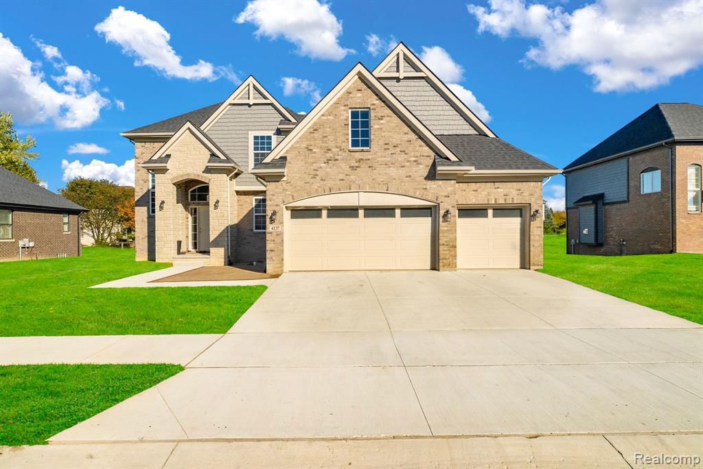 49402 Carles Drive, Macomb, MI 48044