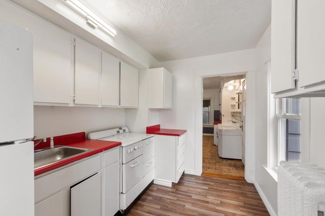 14 Rockdale Ave, Fitchburg, MA 01420