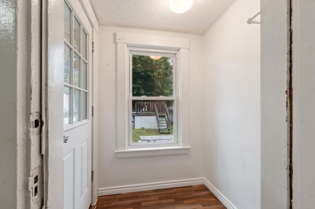 14 Rockdale Ave, Fitchburg, MA 01420