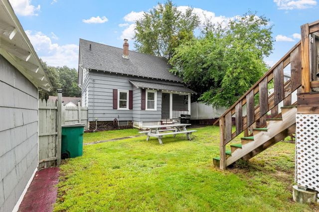 14 Rockdale Ave, Fitchburg, MA 01420