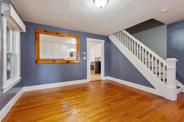 14 Rockdale Ave, Fitchburg, MA 01420