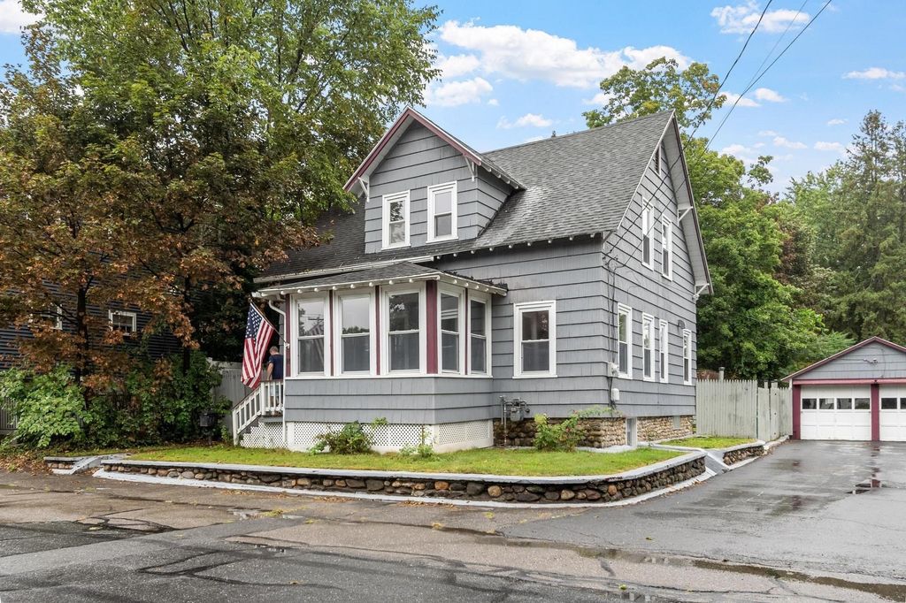 14 Rockdale Ave, Fitchburg, MA 01420