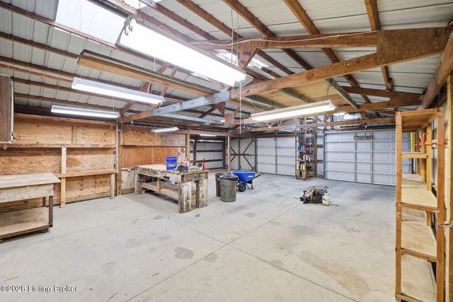 519 Fox Run Dr, Taylorsville, KY 40071