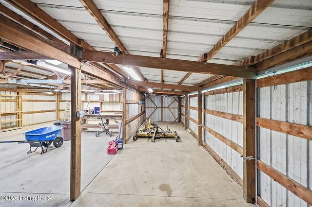 519 Fox Run Dr, Taylorsville, KY 40071