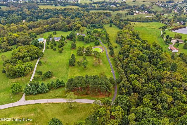 519 Fox Run Dr, Taylorsville, KY 40071