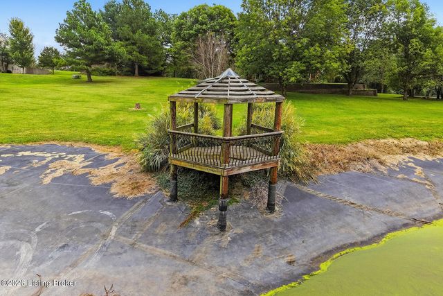 519 Fox Run Dr, Taylorsville, KY 40071