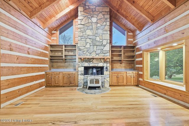 519 Fox Run Dr, Taylorsville, KY 40071