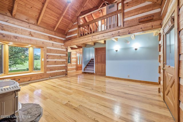 519 Fox Run Dr, Taylorsville, KY 40071