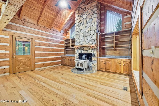 519 Fox Run Dr, Taylorsville, KY 40071
