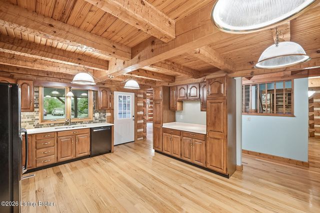 519 Fox Run Dr, Taylorsville, KY 40071