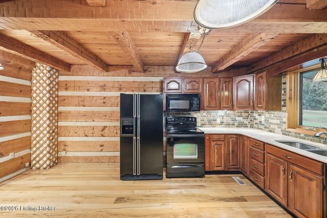 519 Fox Run Dr, Taylorsville, KY 40071