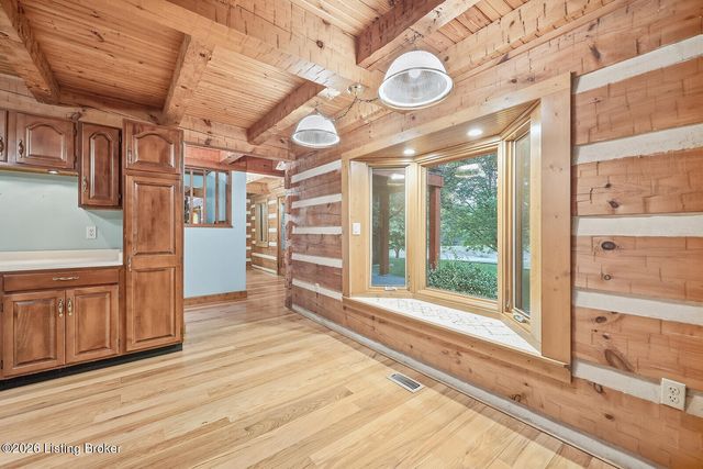 519 Fox Run Dr, Taylorsville, KY 40071