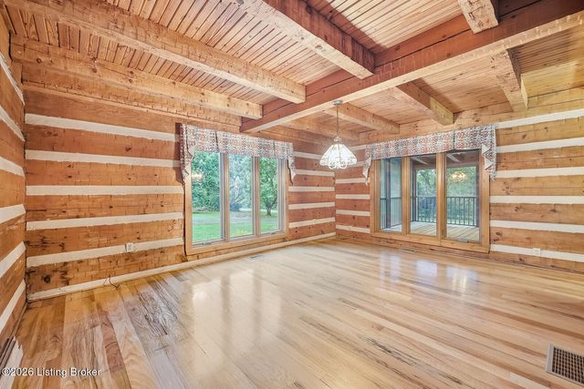 519 Fox Run Dr, Taylorsville, KY 40071