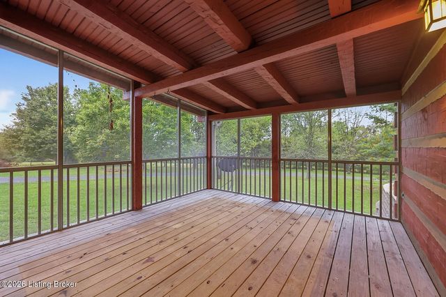 519 Fox Run Dr, Taylorsville, KY 40071