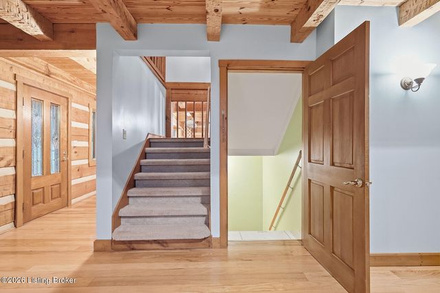 519 Fox Run Dr, Taylorsville, KY 40071