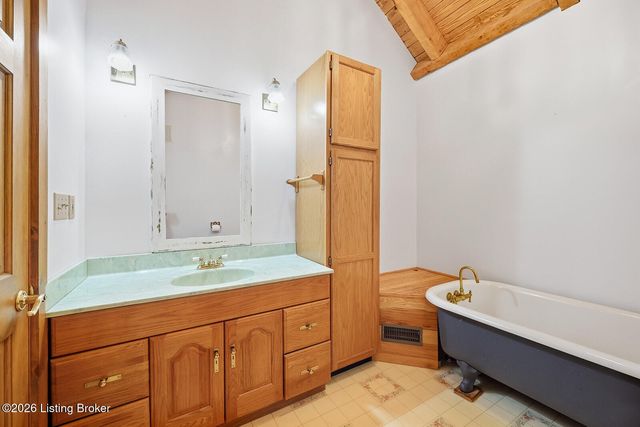 519 Fox Run Dr, Taylorsville, KY 40071