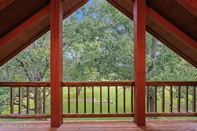 519 Fox Run Dr, Taylorsville, KY 40071