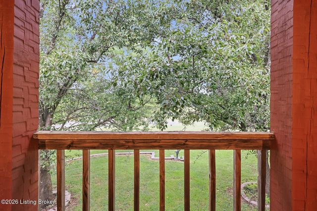 519 Fox Run Dr, Taylorsville, KY 40071