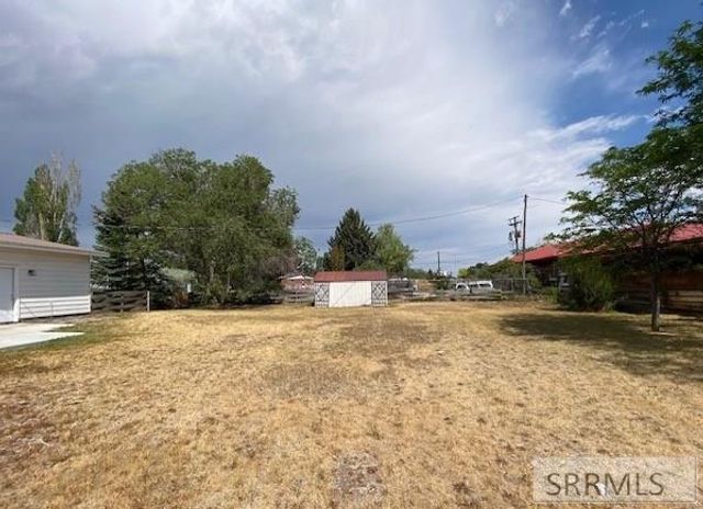 700 Robins Avenue, Idaho Falls, ID 83404