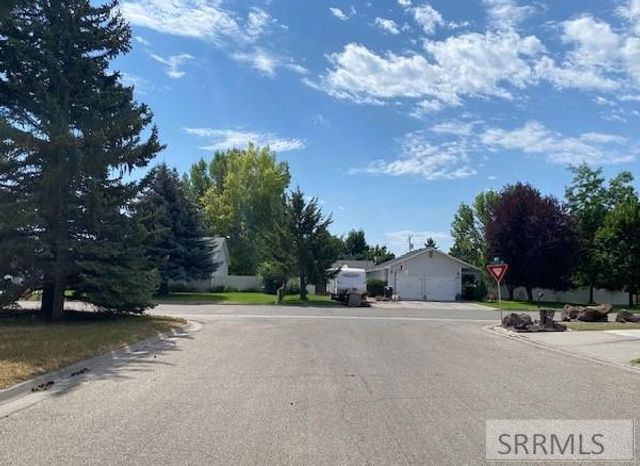 700 Robins Avenue, Idaho Falls, ID 83404
