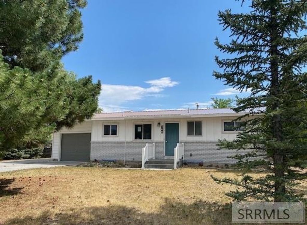 700 Robins Avenue, Idaho Falls, ID 83404