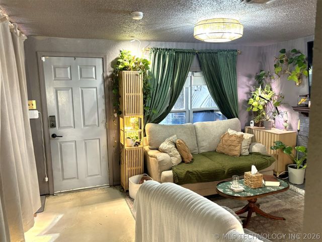 423334 E 1020, Checotah, OK 74426