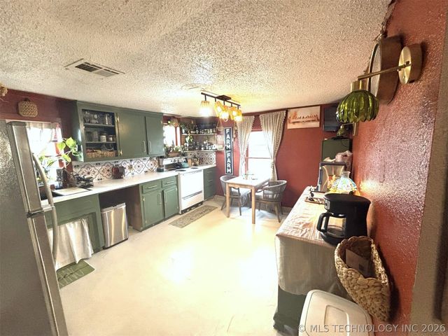 423334 E 1020, Checotah, OK 74426