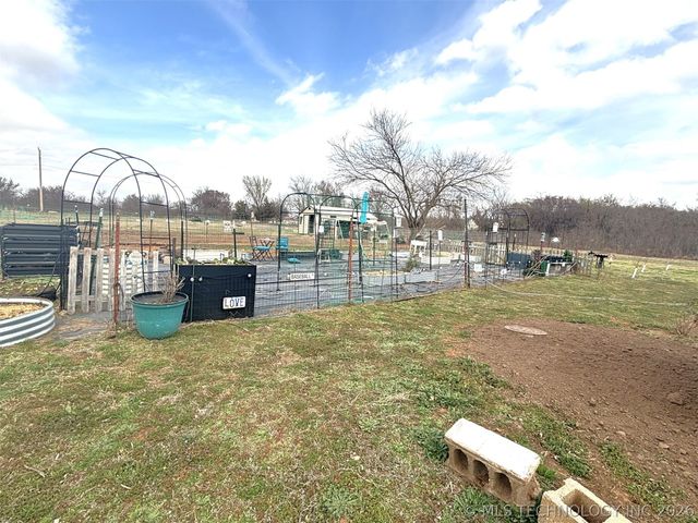 423334 E 1020, Checotah, OK 74426