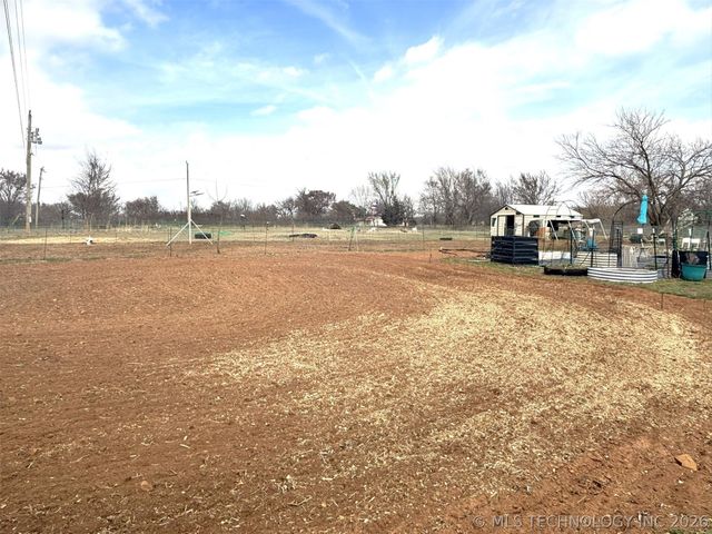 423334 E 1020, Checotah, OK 74426