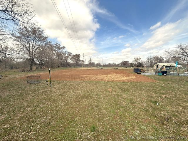423334 E 1020, Checotah, OK 74426